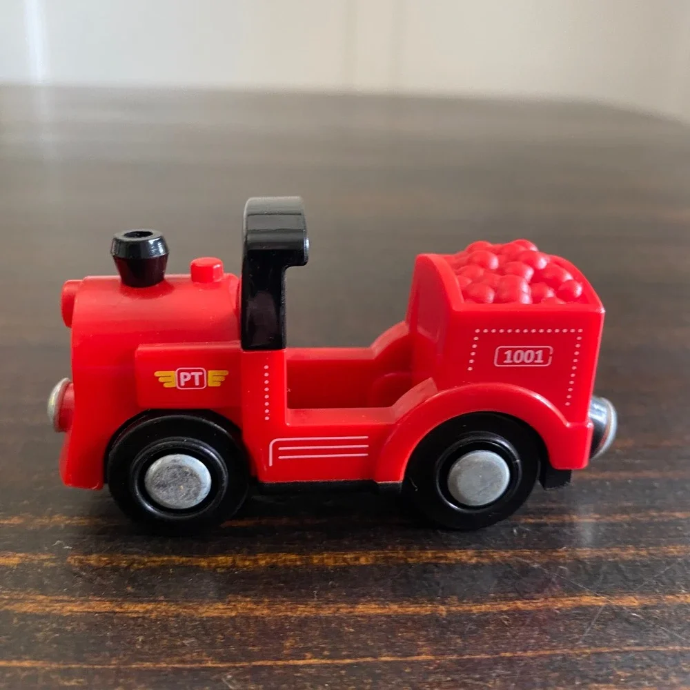 Red Steam Engine Train Toy Magnetic Connector Railway Kids Toy
